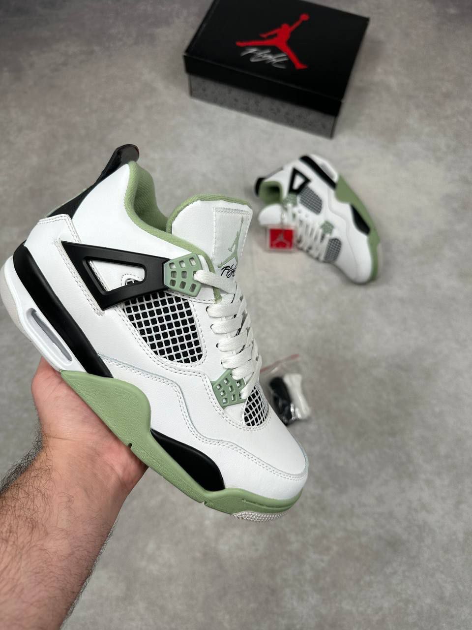 Air Jordan 4 Retro ‘Seafoam’ (Oil Green/White/Black)