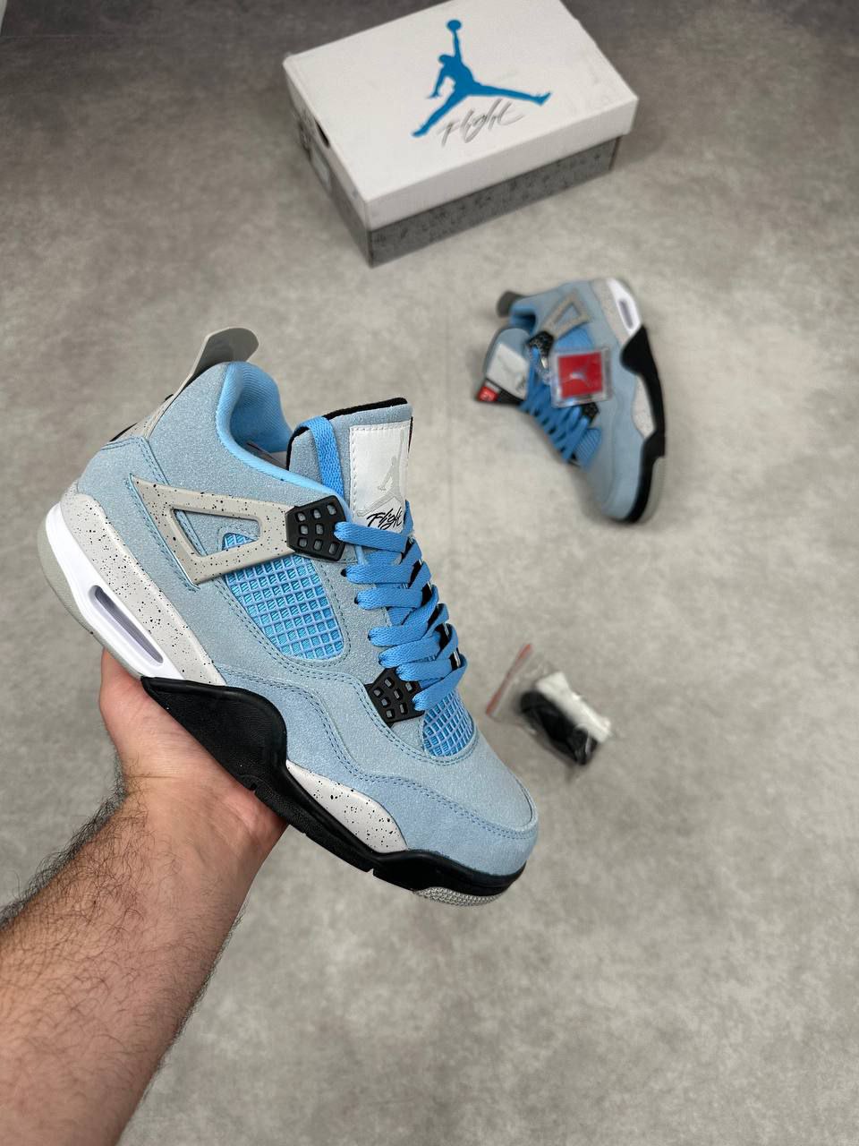 Air Jordan 4 Retro ‘University Blue’ (UNC)